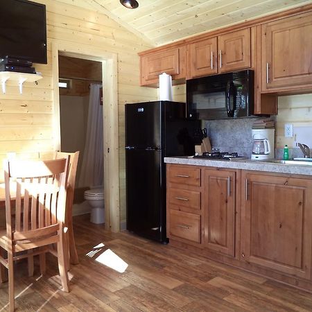 Palm Springs Camping Resort Cabin 3 Палм Десерт Экстерьер фото